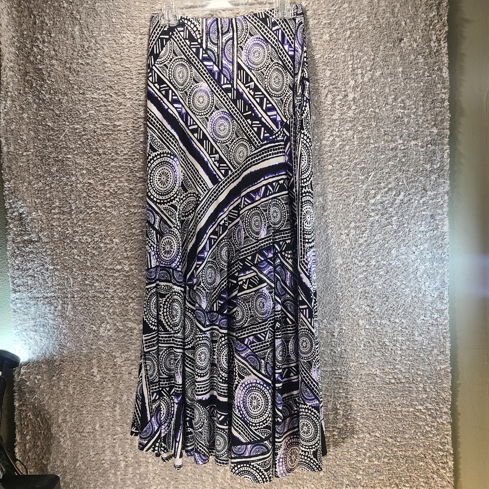 Chicos Maxi Skirt Women's 0, S‎ Black White Aztec Elastic Waist Stretch Rayon